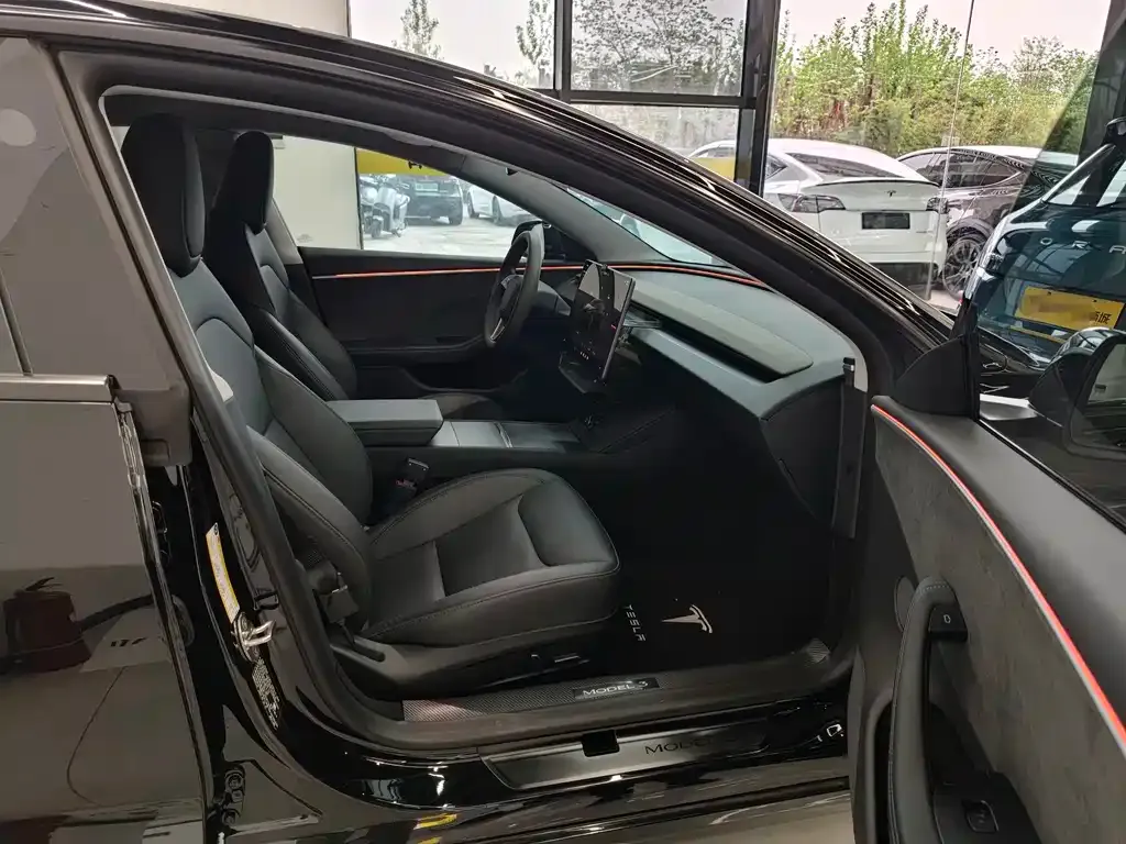 Tesla Model 3 — фото 3