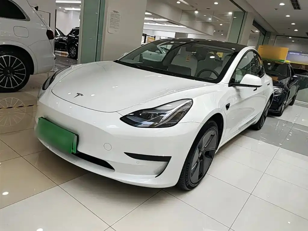 Tesla Model 3 — фото 2