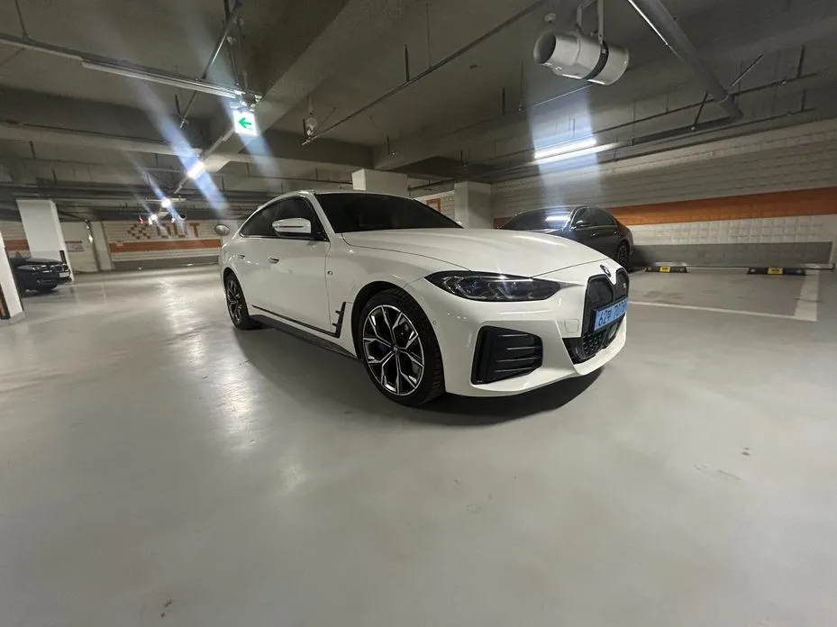 BMW i4 — фото 10