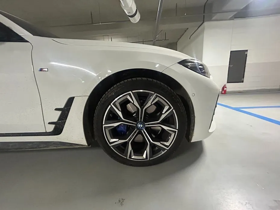 BMW i4 — фото 2