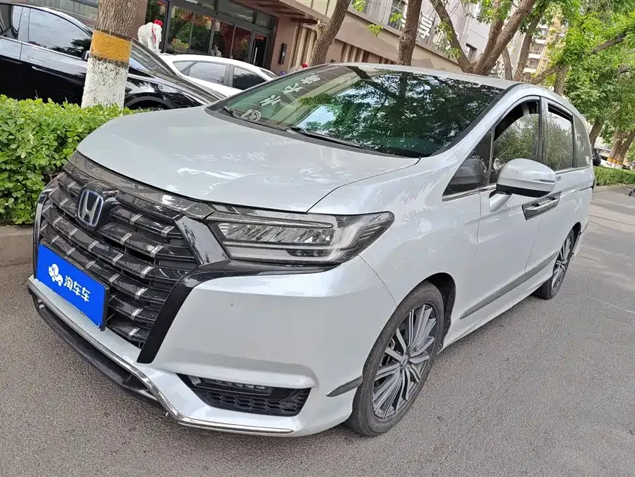 Honda Elysion — фото 1