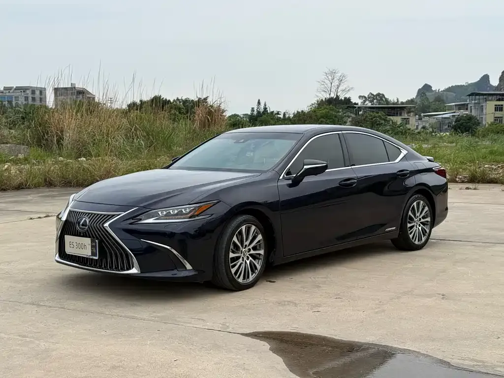 Lexus ES — фото 1
