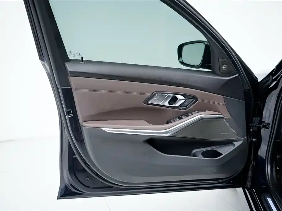BMW 3 Series 2021 из CN, фото 7