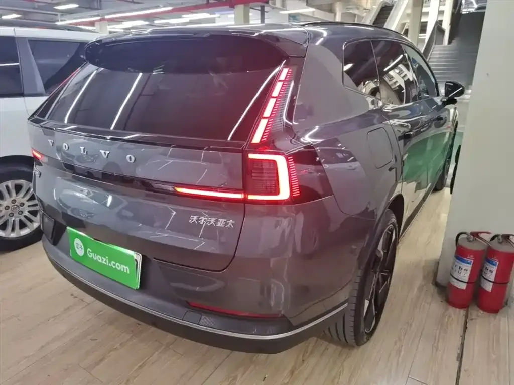 Volvo XC70 Plug-in Hybrid 2025 из CN, фото 4