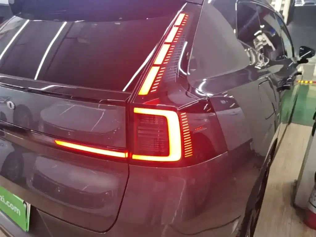 Volvo XC70 Plug-in Hybrid 2025 из CN, фото 10
