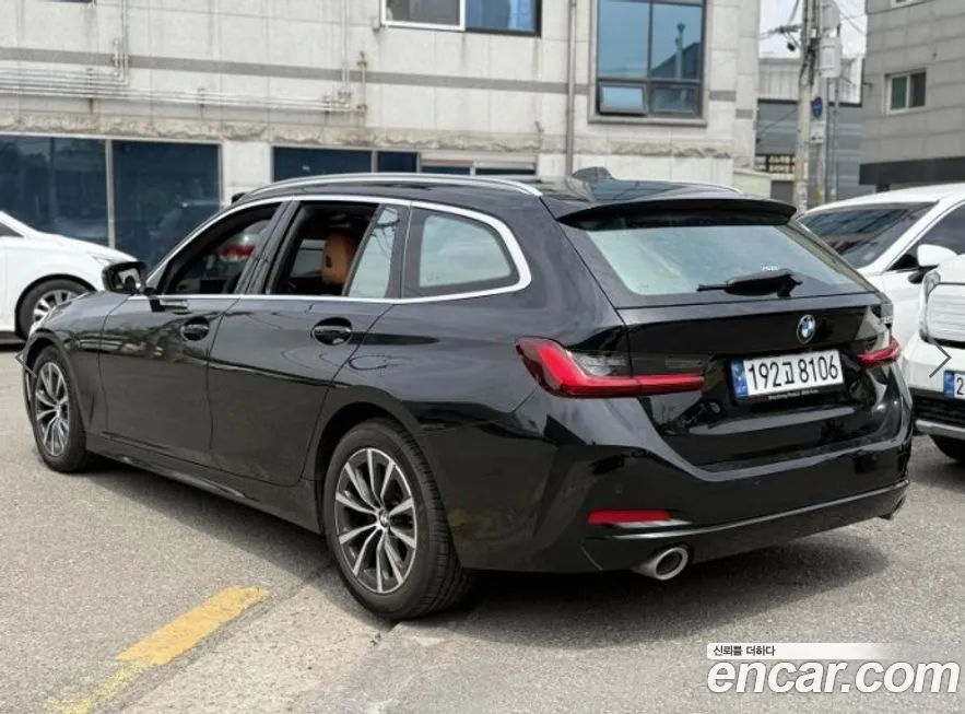 BMW 3-Series 2023 из KR, фото 2