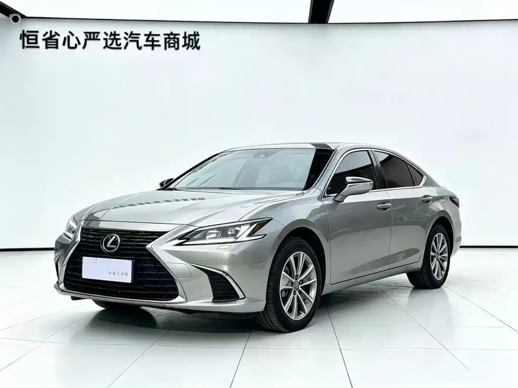 Lexus ES — фото 1
