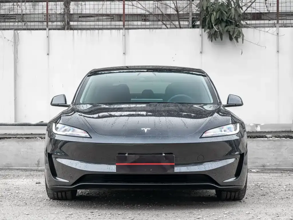 Tesla Model 3 — фото 10