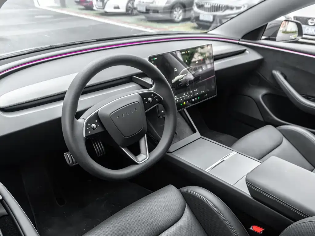 Tesla Model 3 — фото 2