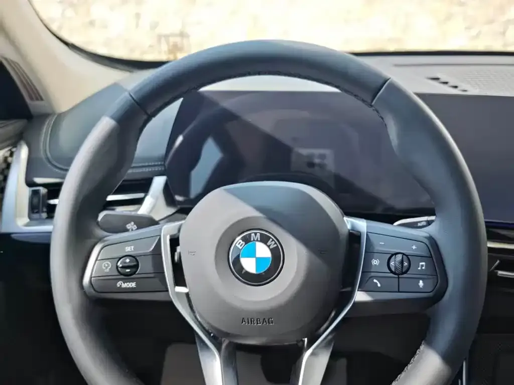 BMW X1 — фото 2