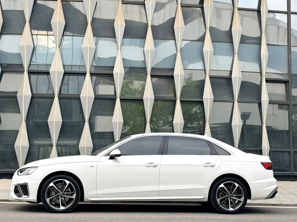 Audi A4L — фото 3