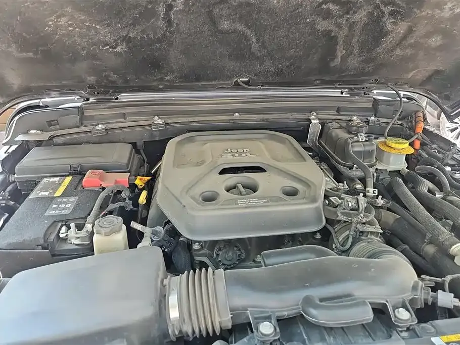 Jeep Wrangler PHEV 2022 из CN, фото 10