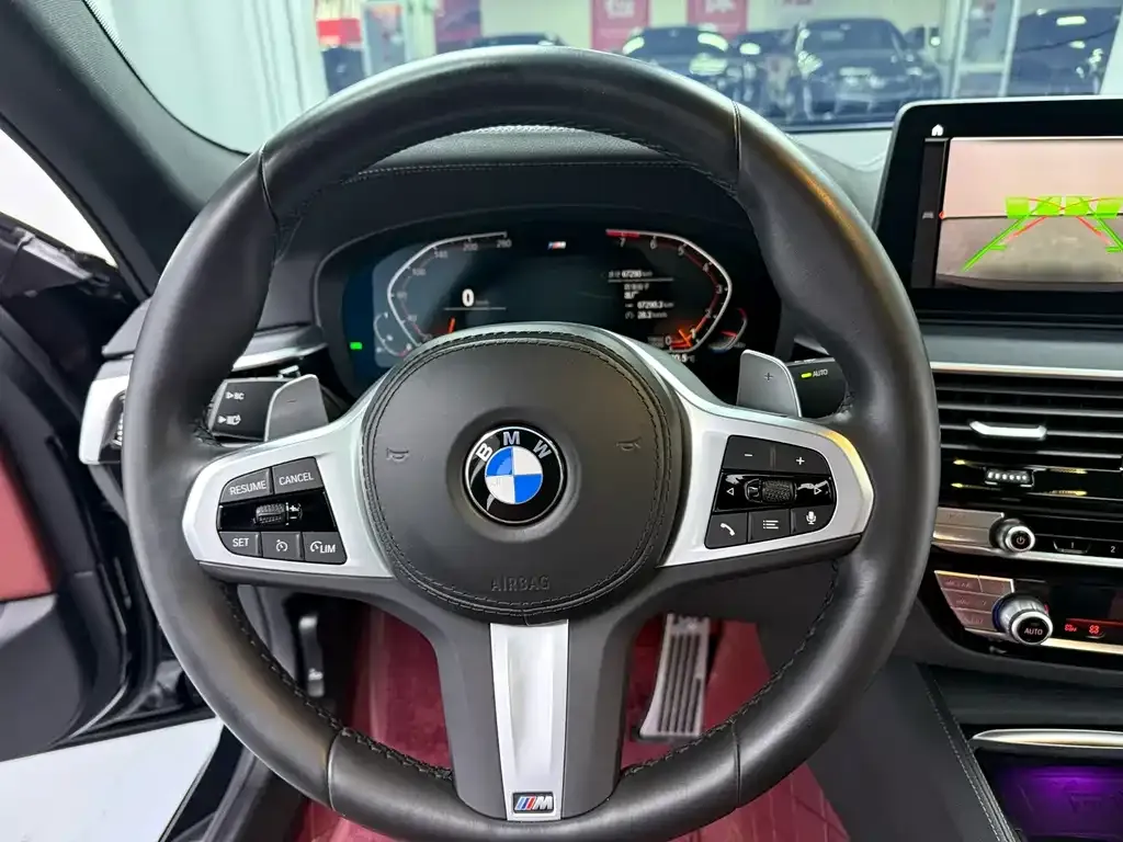 BMW 5 Series — фото 10