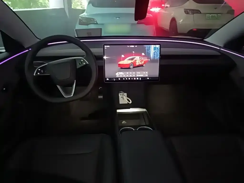 Tesla Model 3 — фото 4