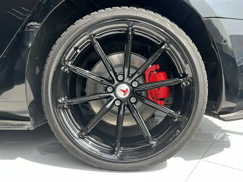 Tesla Model 3 — фото 9