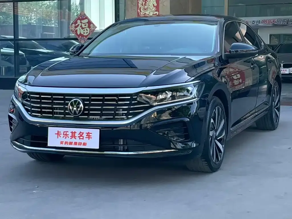 Volkswagen Passat — фото 1