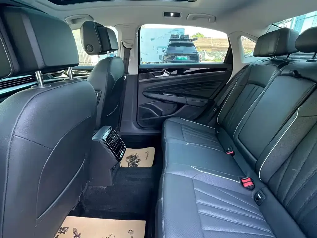 Volkswagen Passat — фото 6