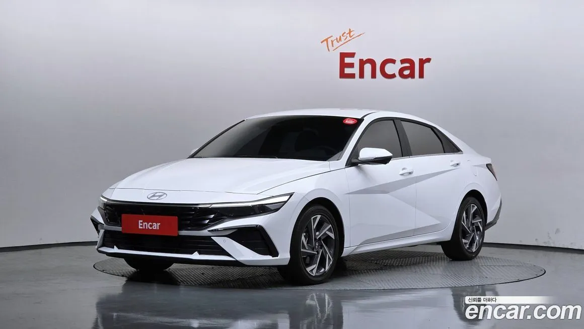 Hyundai AVANTE — фото 1