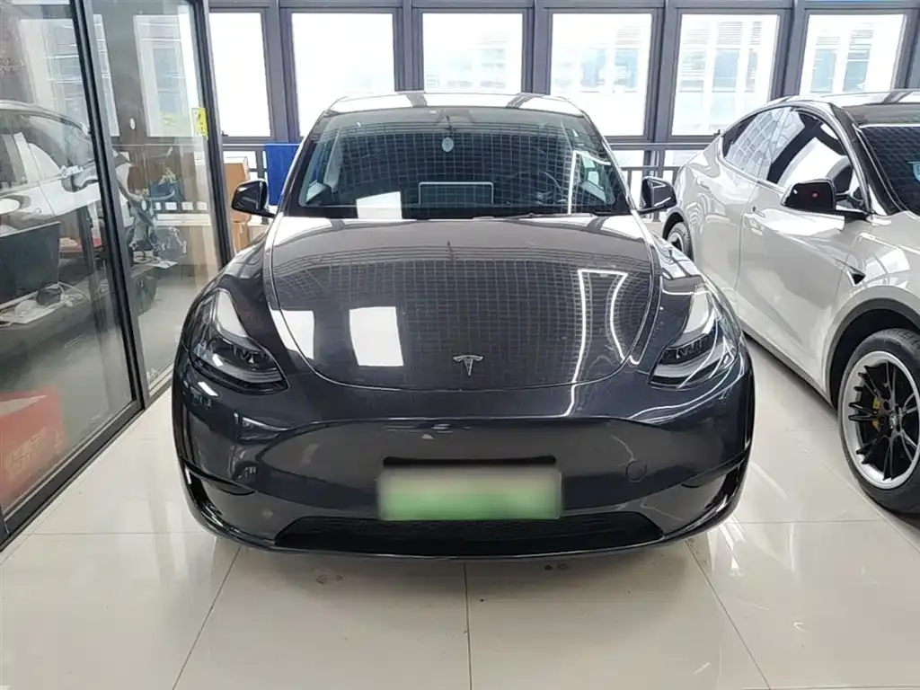 Tesla Model Y — фото 9