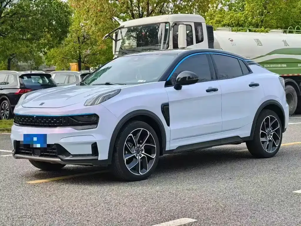 Lynk & Co 05