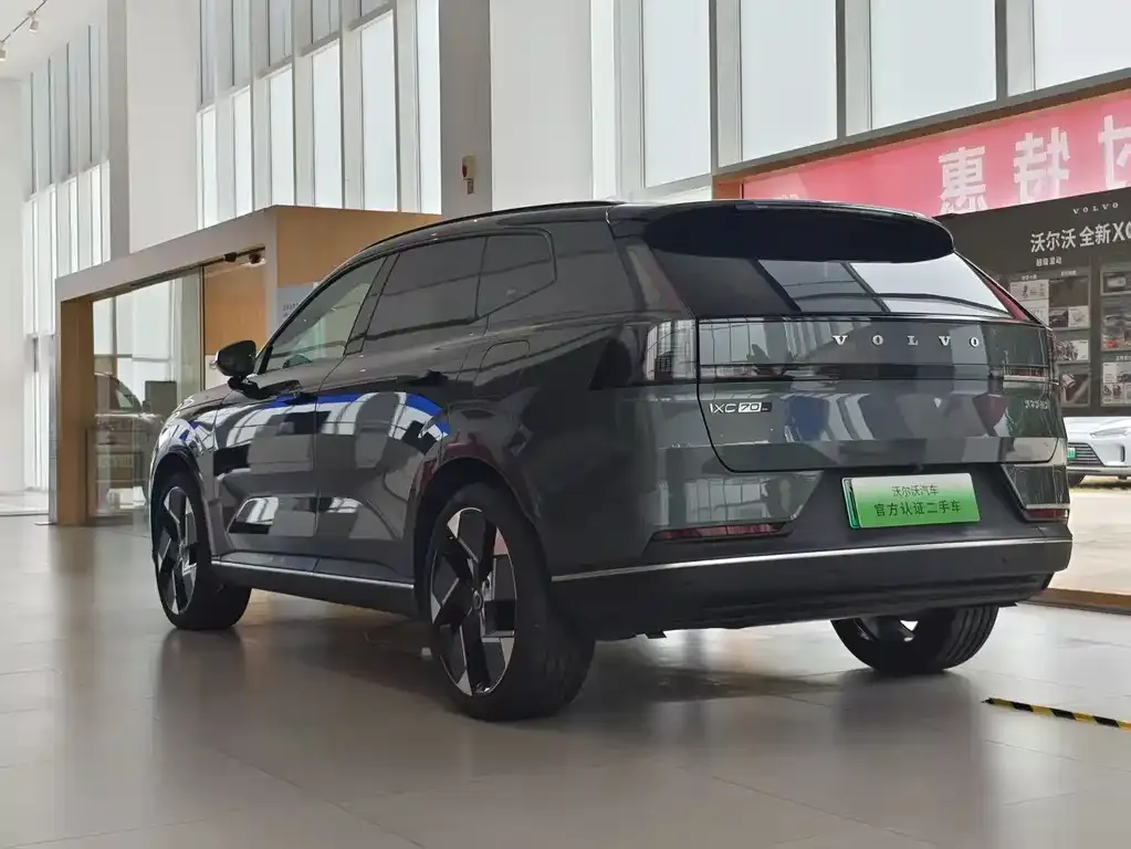Volvo XC70 Plug-in Hybrid — фото 9