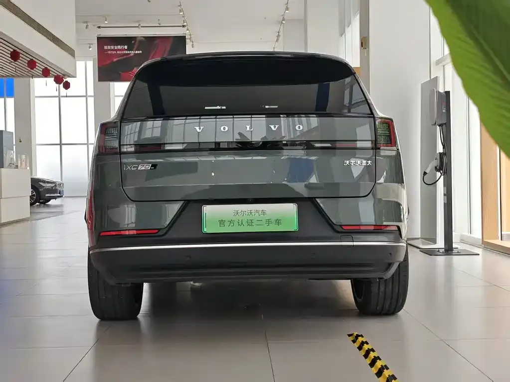 Volvo XC70 Plug-in Hybrid — фото 8