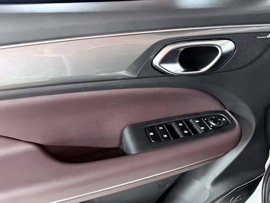 GAC Motor Trumpchi M6 — фото 2