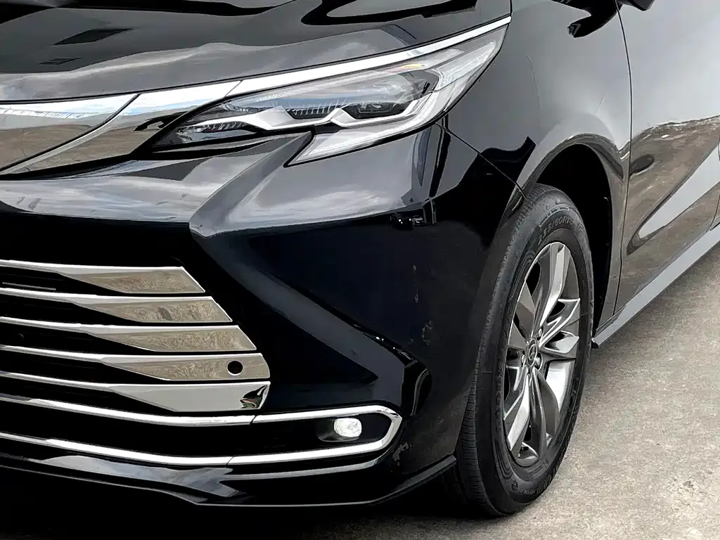 Toyota Sienna — фото 4