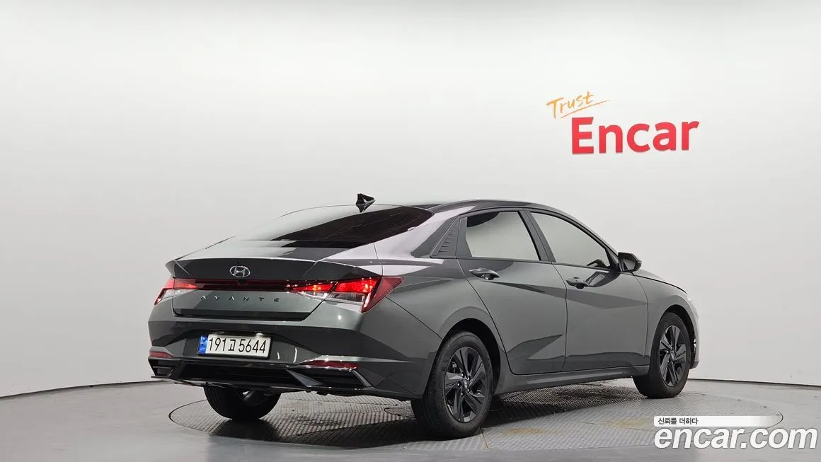 Hyundai AVANTE — фото 2