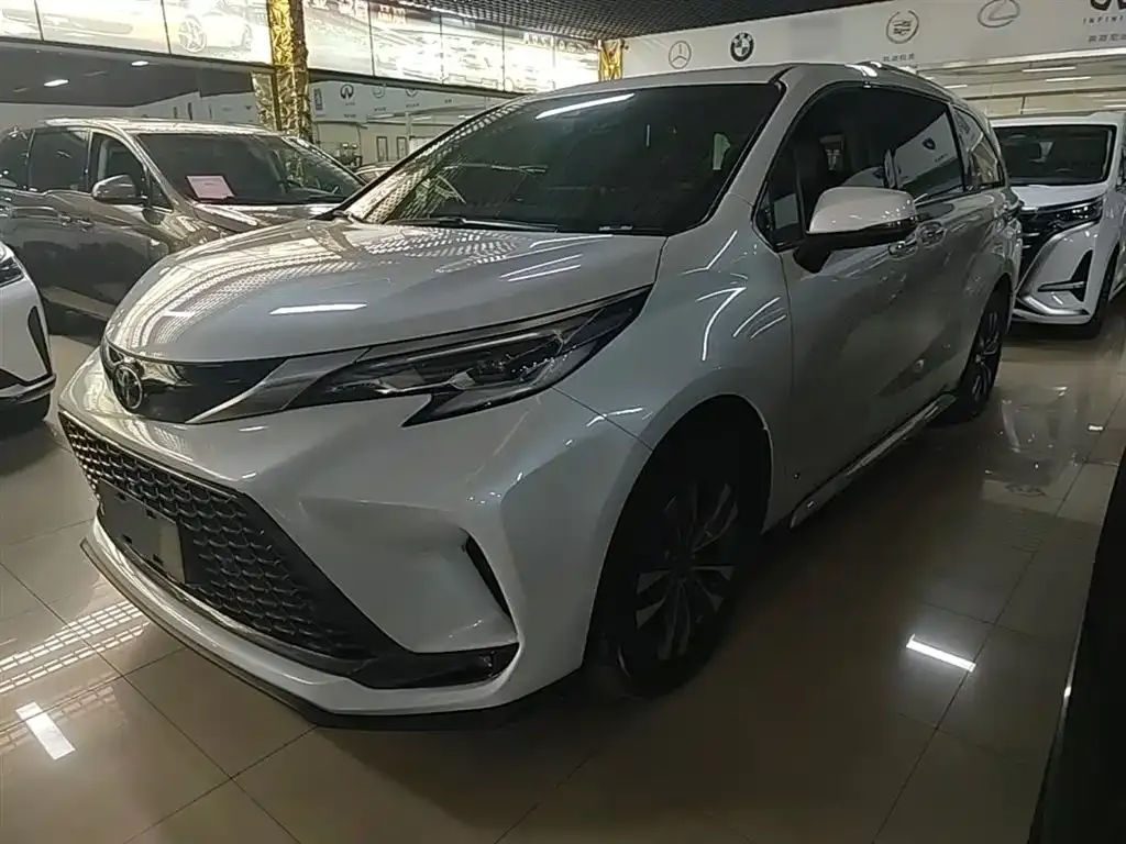 Toyota Granvia — фото 10