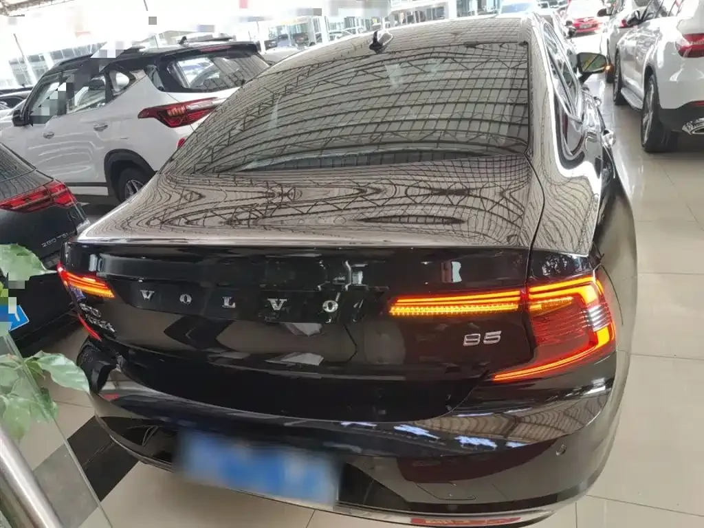 Volvo S90 — фото 10
