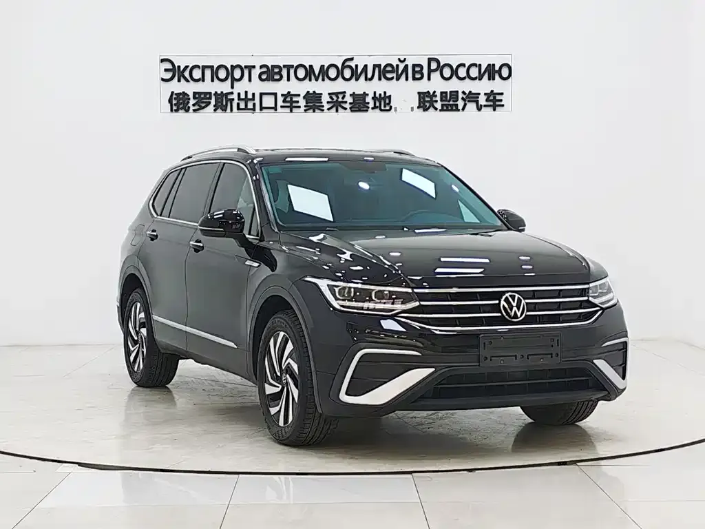 Volkswagen Tiguan L — фото 7