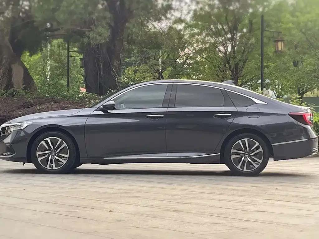 Honda Accord — фото 8