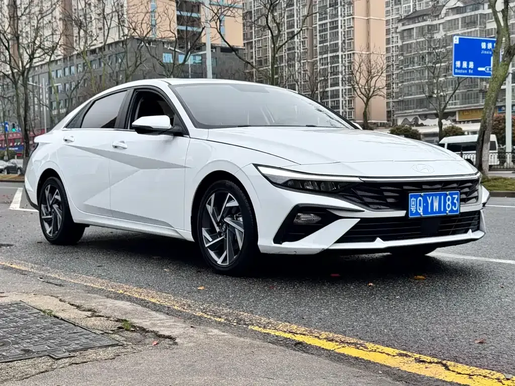 Hyundai Elantra — фото 10