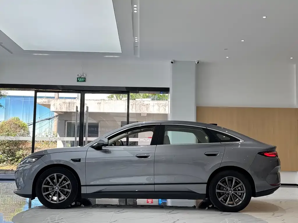 BYD Qin L — фото 4