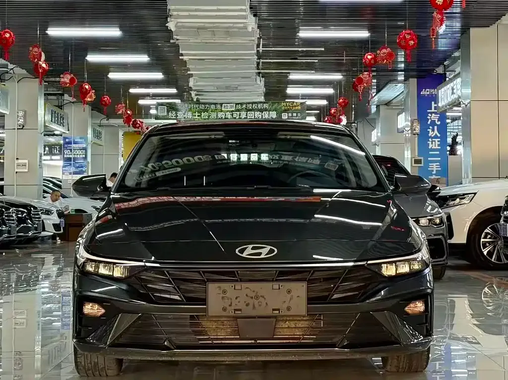 Hyundai Elantra — фото 4