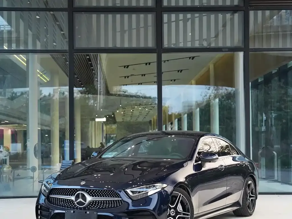 Mercedes-Benz CLS — фото 1
