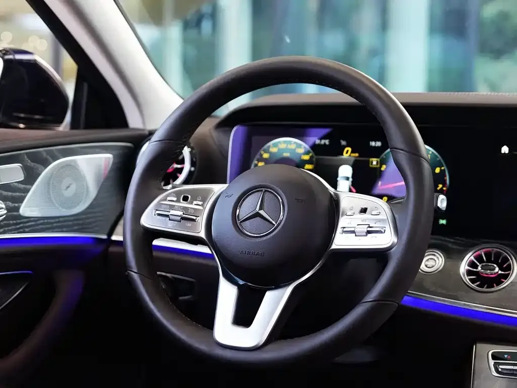 Mercedes-Benz CLS — фото 2