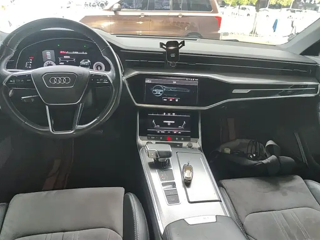 Audi A6L — фото 10