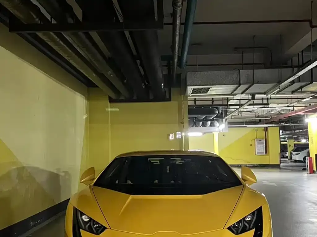 Lamborghini Huracan — фото 1