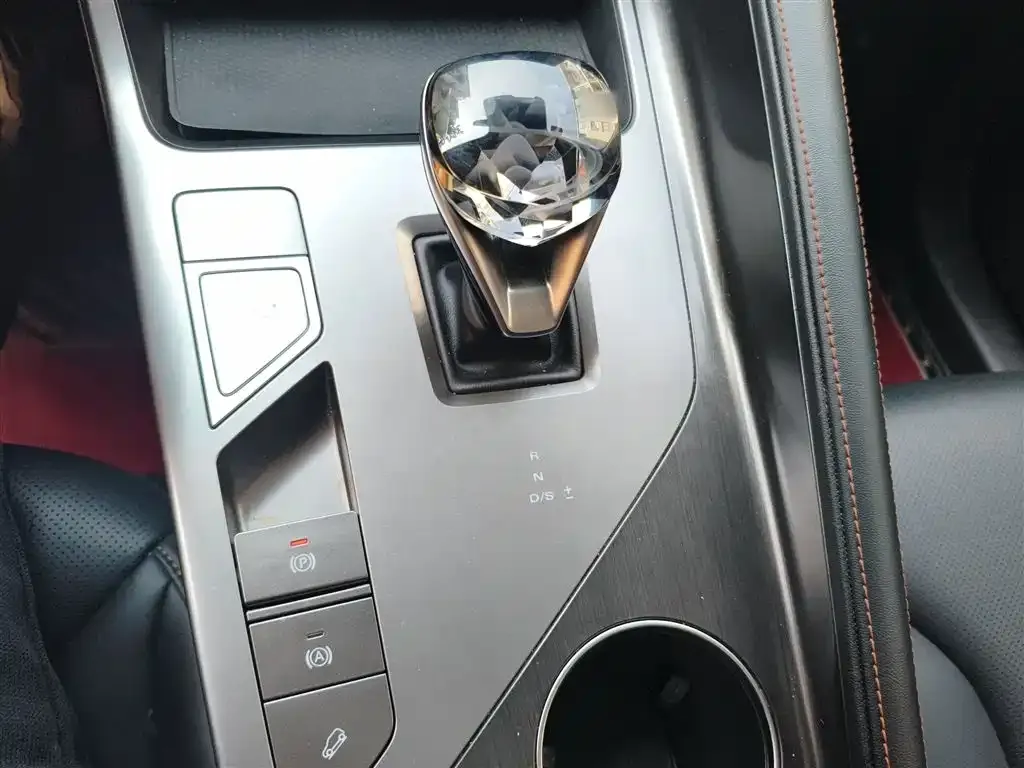 Roewe RX5 2024 из CN, фото 7