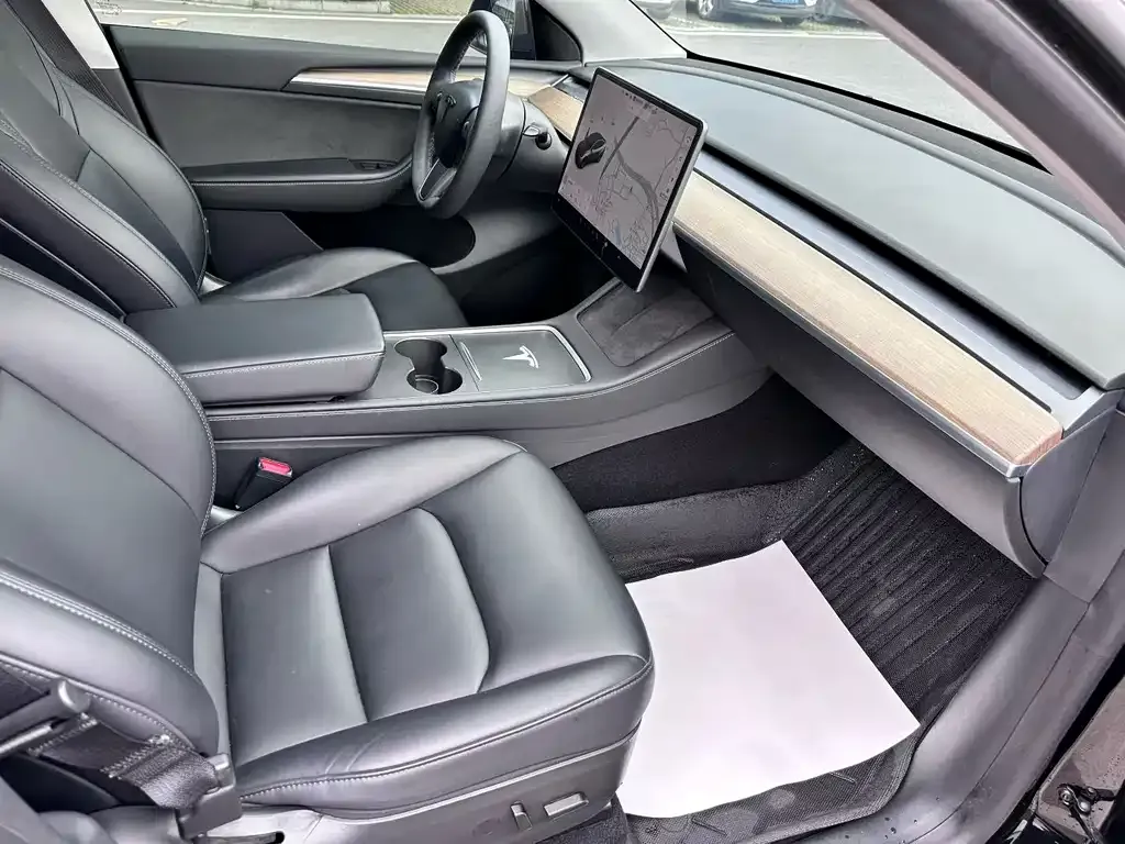 Tesla Model Y — фото 3