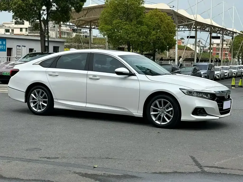 Honda Accord — фото 5