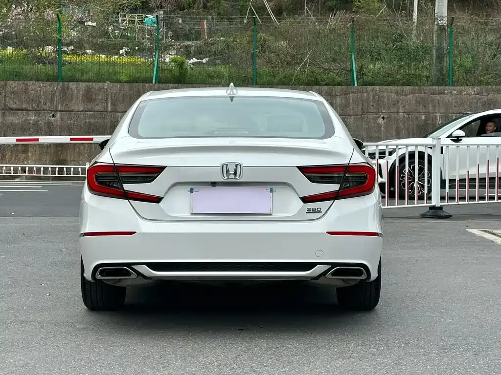 Honda Accord — фото 6