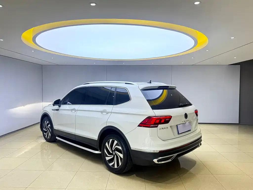 Volkswagen Tiguan L 2023 из CN, фото 4