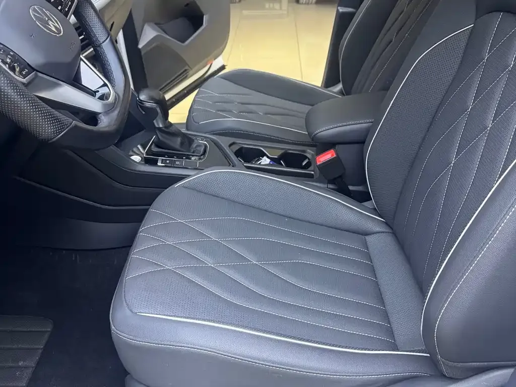 Volkswagen Tiguan L 2023 из CN, фото 9