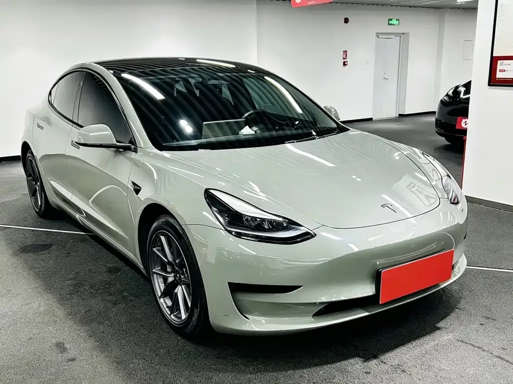 Tesla Model 3 — фото 3