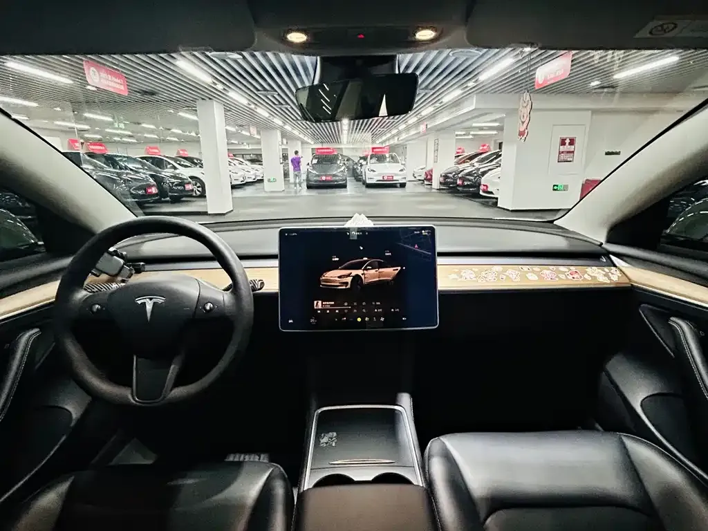 Tesla Model 3 — фото 5