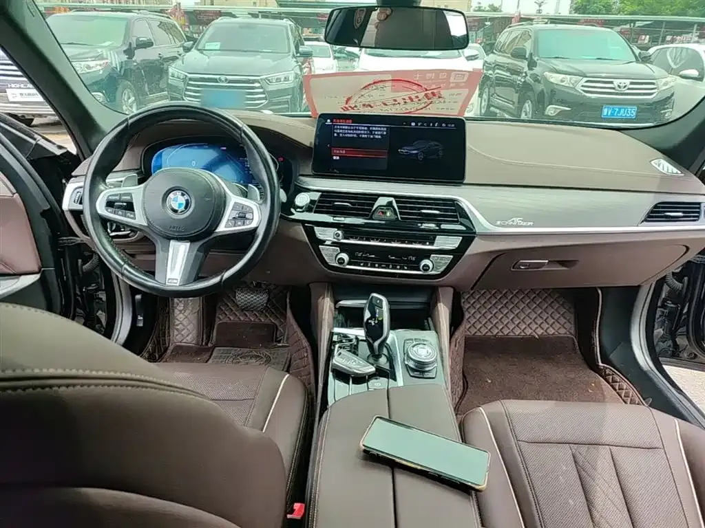 BMW 5 Series — фото 10
