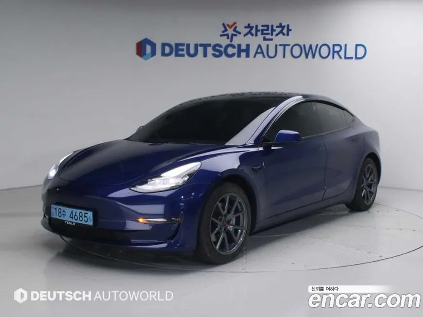 Tesla Model 3 — фото 1